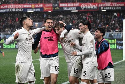 Наполи стигна до три точки след дузпа в добавеното време