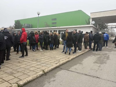 Pulp Factory Workers in Svishtov Protest Over Unpaid Wages