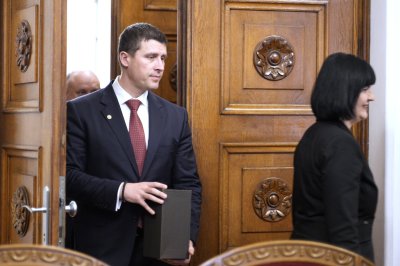 НА ЖИВО: "Величие" след консултациите при президента