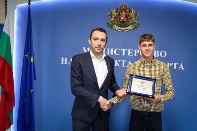 Министър Пешев награди шампиона на двойки от Australian Open Димитър Кисимов