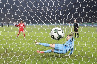 Нерви от стомана: Фрайбург пречупи Херта в трилър от бялата точка