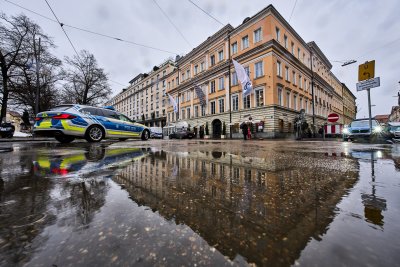 Светът се намира в решаващ момент и живеем в нова
