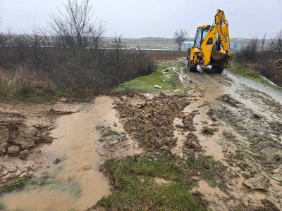Поройни дъждове наводниха улици в Петрич и няколко други населени