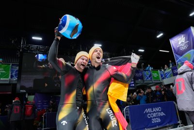 Германия обра всички медали при двойките бобслей при мъжете