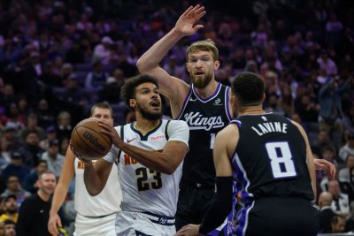 Звездите на Сакраменто Кингс Домантас Сабонис и Зак ЛаВийн пропускат остатъка от сезона в НБА