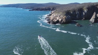 Продължава издирванетп на тримата рибари край Созопол