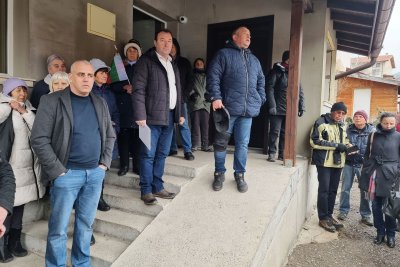 Кметове от страната се събраха в Бистрица в подкрепа на техния колега Самуил Попов