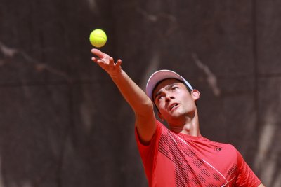 Ясни са полуфиналистите на Държавното лично първенство по тенис на закрито за мъже