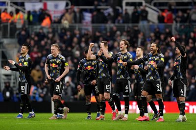 Лийдс отстрани Бирмингам от ФА Къп след дузпи