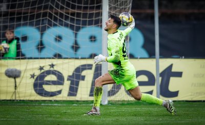 Мартин Величков преподписа с Локомотив София