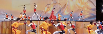 Китай посреща Нова година с роботи и високотехнологично шоу