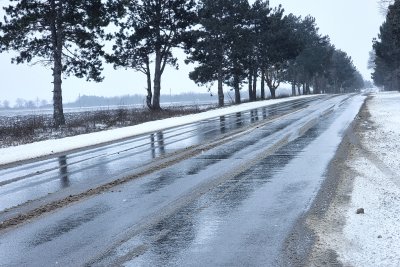 Днес преди обед на изолирани места в низините и котловините