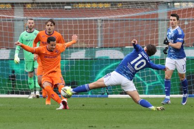 Фиорентина отказа Комо в Серия А