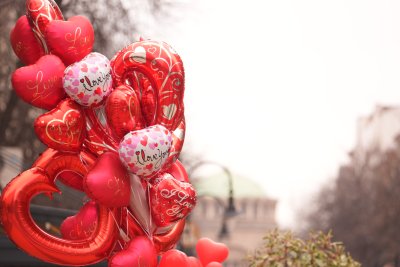 София е в празнично настроение за 14 февруари Улиците оживяват