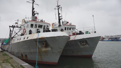 Издирване в морето: Подновява се търсенето на изчезналите рибари