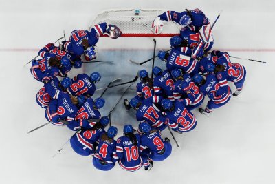 Гледайте полуфиналните битки в хокейния турнир при мъжете пряко по БНТ