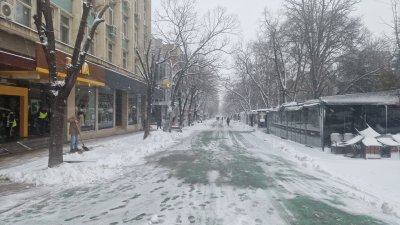 Усложнена зимна обстановка в Шуменско, пет населени места са без ток