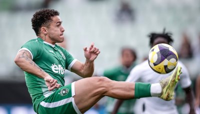 Лудогорец спечели домакинството си на Берое след късен обрат