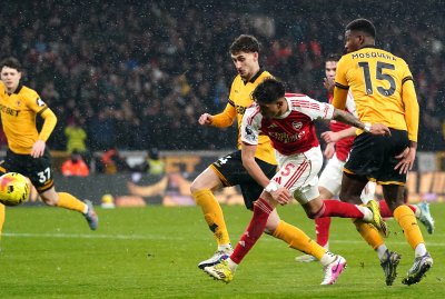 Късен гол обърка сметките на Арсенал