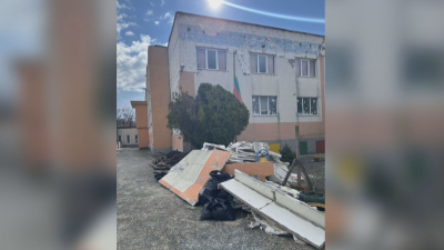 Ураган отнесе изолацията на детска градина в благоевградското село Илинденци
