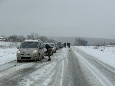 Катастрофа блокира участък от пътя София – Варна Произшествието е