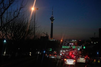 Новите протести в Иран: Властите предупредиха да несе пресичат "червените линии"