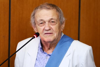 Наградата Златен кукерикон за цялостен принос в областта на сатирата