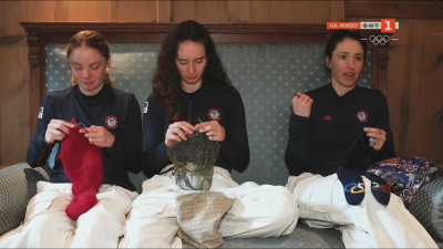 Женският отбор по биатлон на САЩ си почива като плете