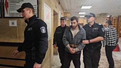Съдът остави в ареста обвинения за убийството на баща си Ангел Анков