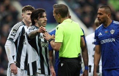 Нюкасъл затвърди превъзходството си над Карабах и чака Барселона или Челси