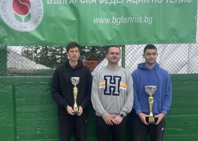 Джордж Лазаров и Джулия Терзийска триумфираха на държавното първенство в зала в София