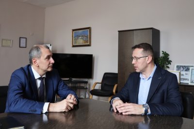 Министър Околийски възстановява д-р Благомир Здравков начело на детската болница