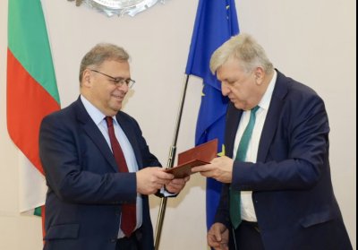 На традиционна церемония по предаване на символичния ключ на Министерството