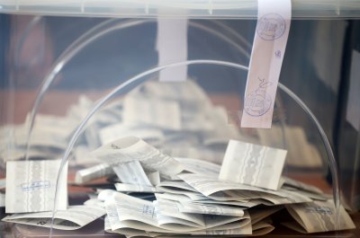 След бурни дебати в НС: Ограничението на изборните секции в страните извън ЕС е окончателно