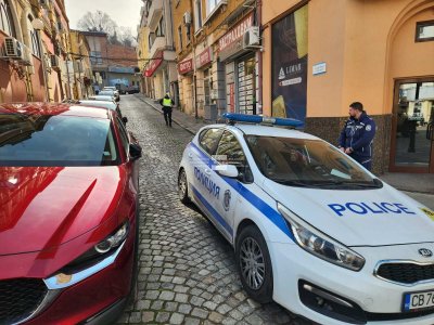 Сигнал за бомба затвори малка улица в центъра на Пловдив