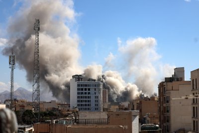 След смъртта на Хаменей: Иранският президент обеща отмъщение, ще падне ли режимът на аятоласите?