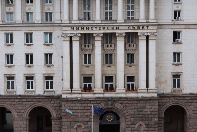 Служебното правителството започна инициатива за диалог със спортните федерации