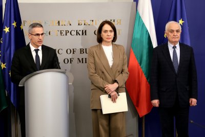 Служебният премиер: Няма промяна в степента на бойна готовност на нашите въоръжени сили (ОБЗОР)