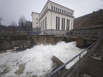 Започна контролирано изпускане на водите на язовир &bdquo;Копринка&ldquo;