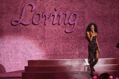 Оливия Дийн триумфира на наградите "Брит" с четири статуетки