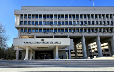 МВнР работи активно за осигуряване на безопасни възможности за съдействие на блокираните българи в Близкия изток