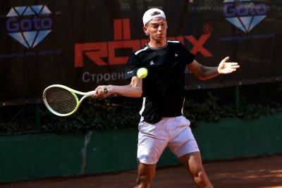 Пьотр Нестеров се класира за четвъртфиналите на двойки в Лугано