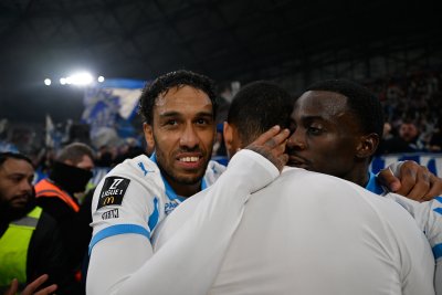 Олимпик Марсилия спечели домакинството си на Олимпик Лион след обрат