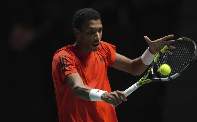 Феликс Оже-Алиасим си осигури сблъсък с Даниил Медведев на полуфиналите в Дубай