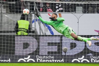 Кауа Сантос извън редиците на Айнтрахт за няколко седмици