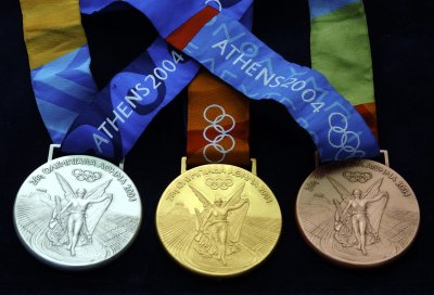 Медал от Олимпийските игри в Атина 1896 беше продаден за четири пъти над очакваната цена