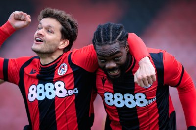 Червен картон за Добруджа помогна на Локомотив София за убедителна победа