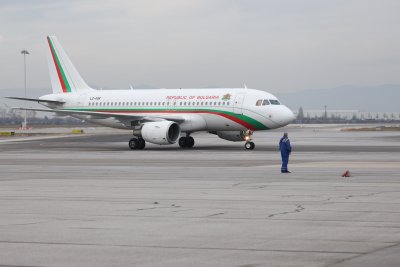 Връщат български туристи от Близкия изток с извънредни полети на 4 и 5 март