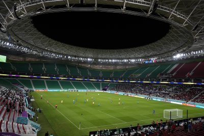 Футболът в елита на Катар се възобновява тази седмица