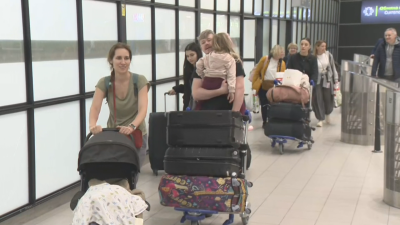 "Страшно беше, виждахме ракетите": У дома се прибраха близо 400 наши сънародници от Абу Даби и Дубай